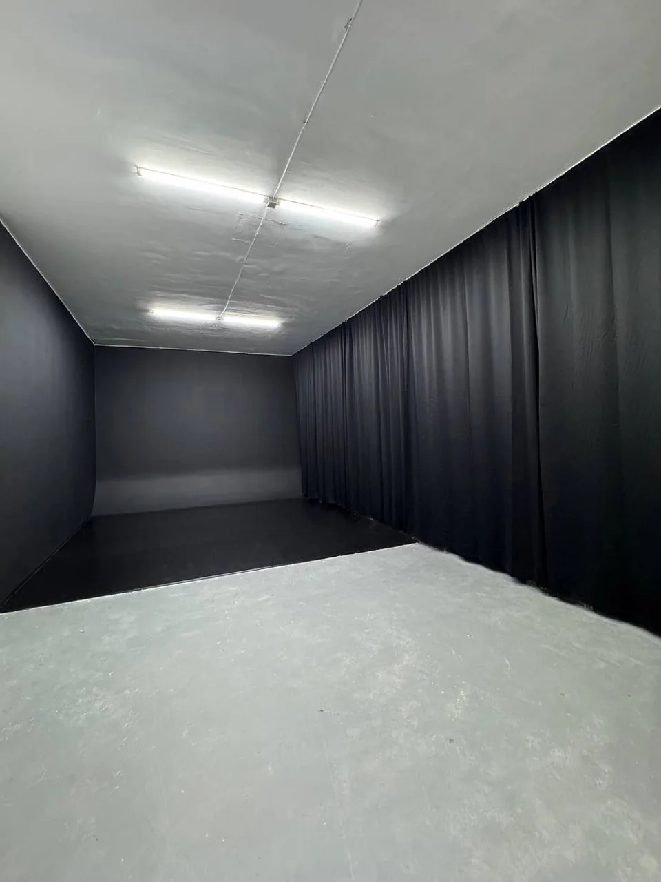 Чорна Циклорама 2